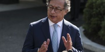 Petro: Ha respondido las críticas de Juan Guaido