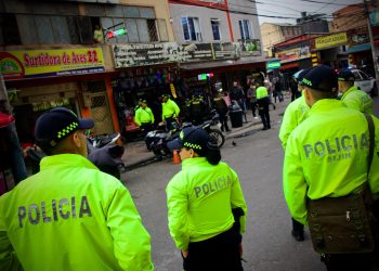 Armas blancas y un motor regrabado fueron incautados en operativo policial