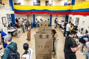 Colombia vota en primera vuelta: jornada avanza con tensión y todo apunta a segunda vuelta el 21 de junio