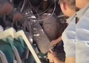 El rescate que da esperanza en Colombia: sacaron con vida a un bebé de seis meses entre los escombros de Cali
