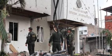 Investigan carro bomba que dejó un muerto y 11 heridos en Los Patios