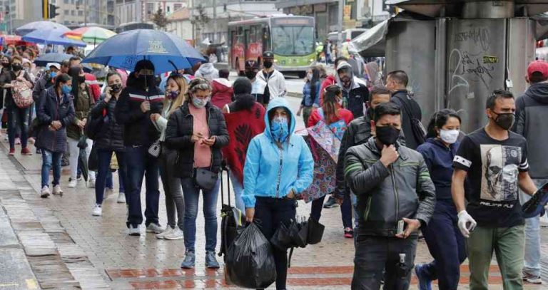 Médicos piden que se haga otra cuarentena