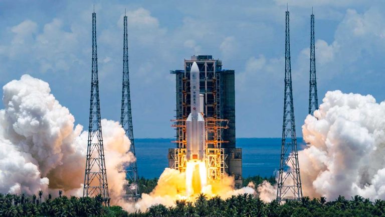 China lanza primera misión espacial a Marte