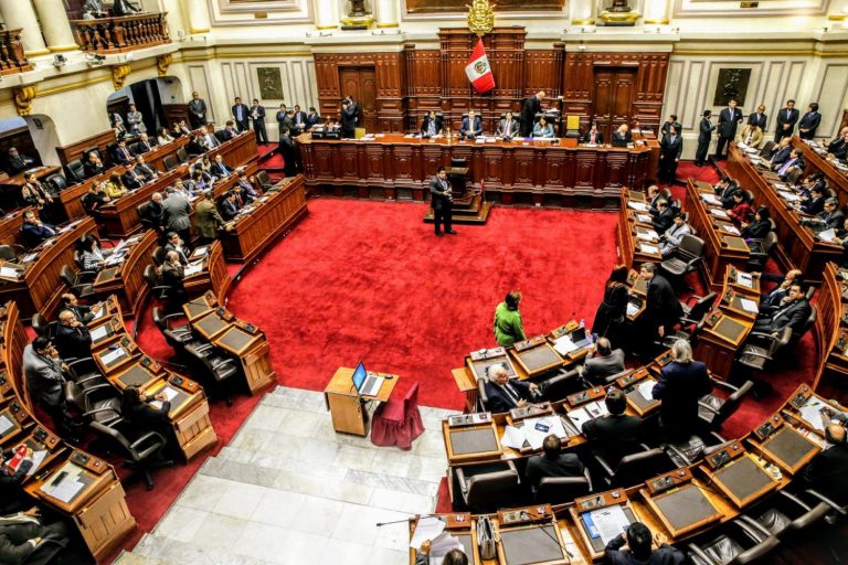 Congreso peruano aprueba eliminar inmunidad parlamentaria