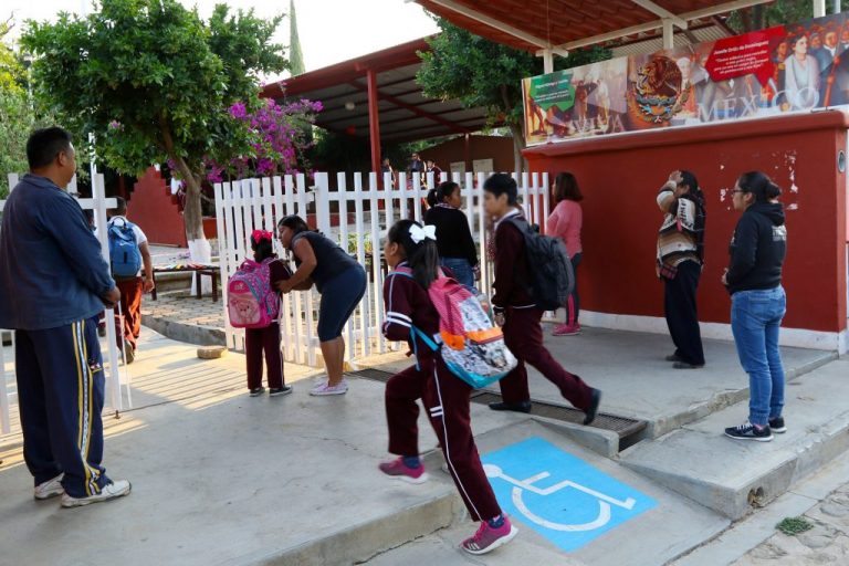 México: Ciclo Escolar 2020-2021 comenzará con clases a distancia.