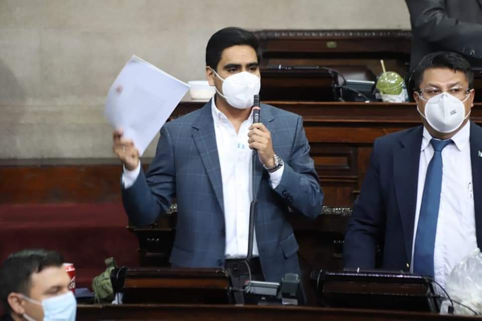 Diputado Anibal Samayoa en intervencion en el pleno por accion presentada en la Cc.