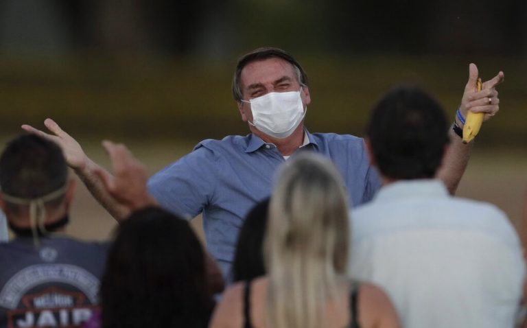 Brasil: Bolsonaro invita a sus ciudadanos a que enfrenten el virus