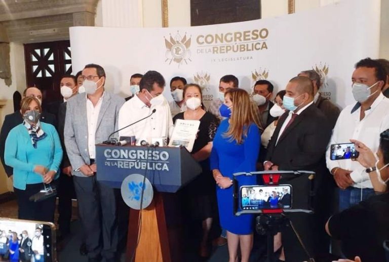 Guatemala: Alcaldes de Petén buscan reformas a ley del fondo de petróleo