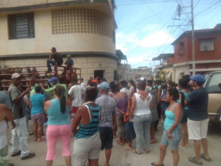 Regresan las protestas: Vecinos de Maiquetía reclaman fallas en el servicio de gas doméstico