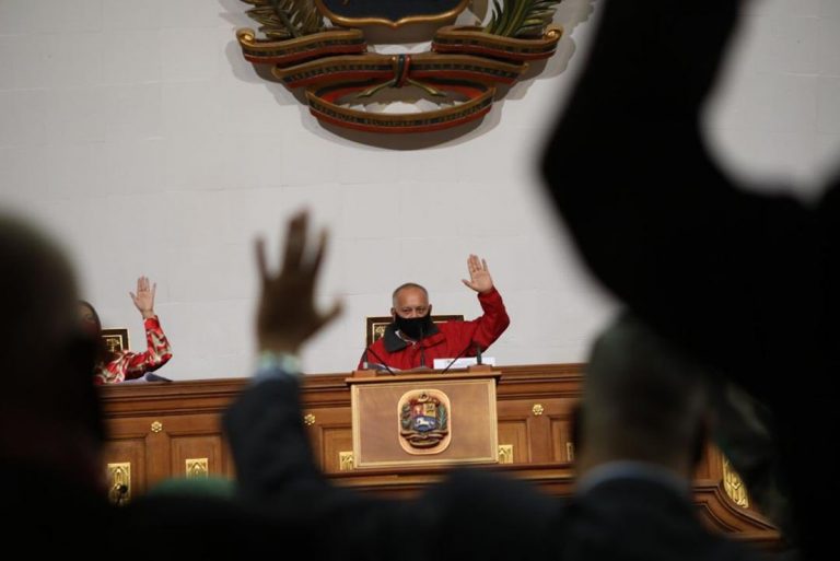 Aprobada Ley Antibloqueo propuesta por Maduro ante la Asamblea Nacional Constituye