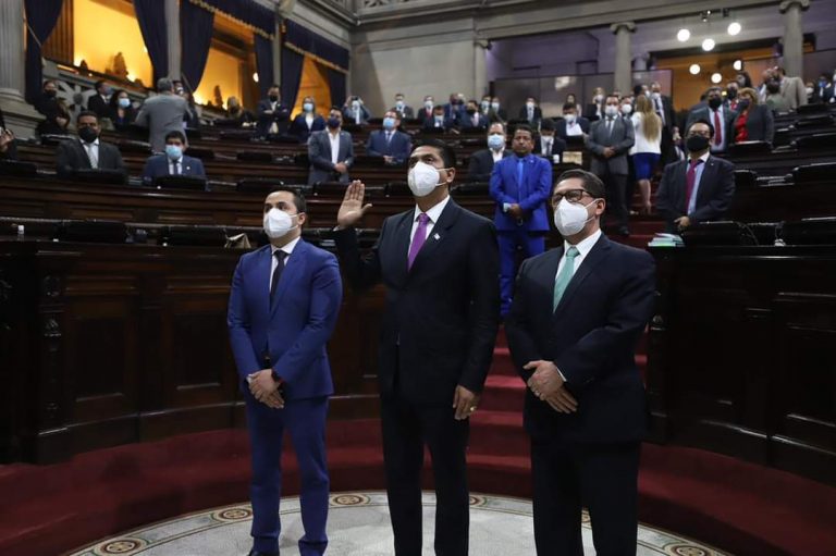 Guatemala: Congreso de la Republica Juramenta a Magistrado electo por el Colegio de Abogados para integrar la CC.