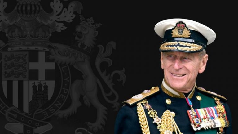 El príncipe Felipe, el eterno compañero de Lilibeth quién renunció a lo único que tenia por la reina de Inglaterra