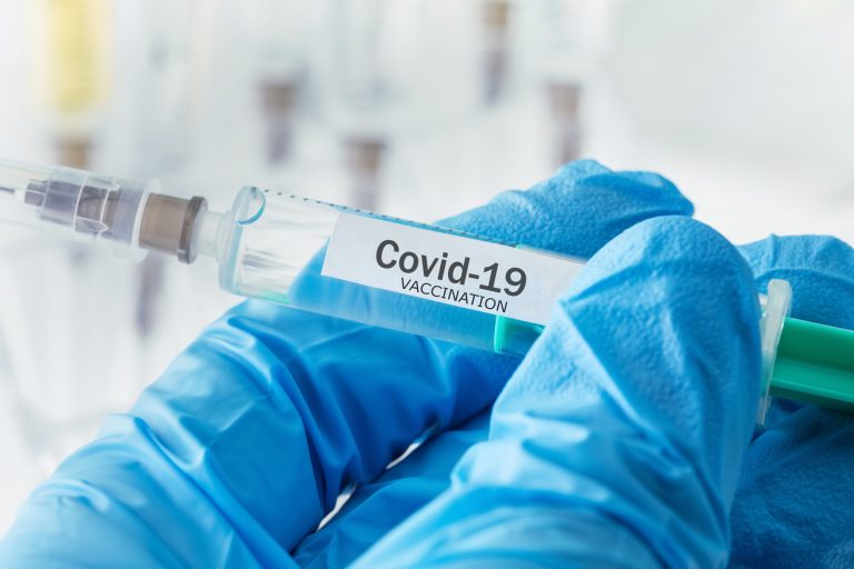 Uruguay: Llegan al país más dosis de Coronavac.