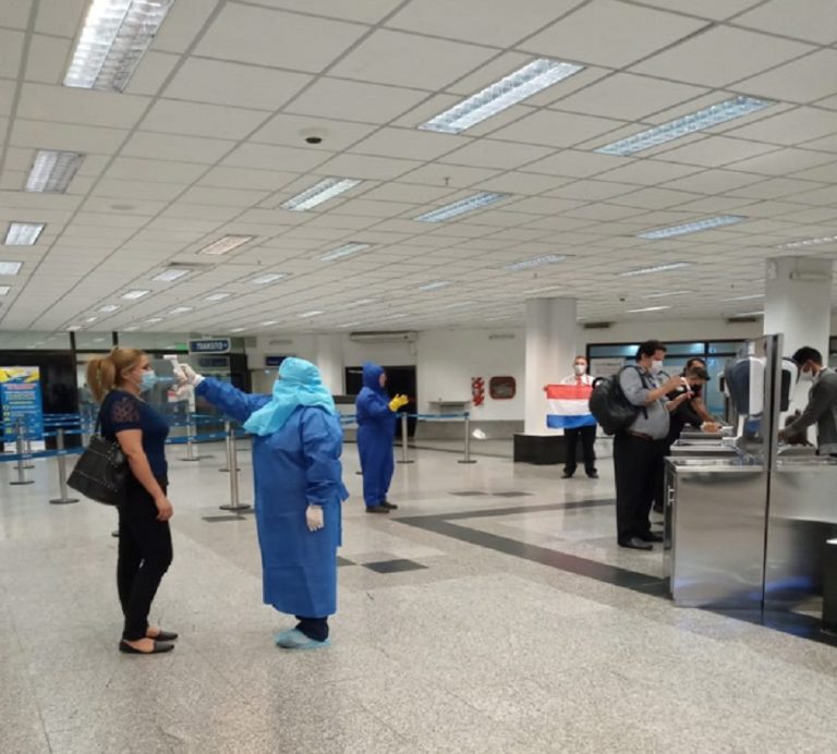 Si viajaste y tenes sintomas a los diez dias te vas a aislamiento directo por precaución.