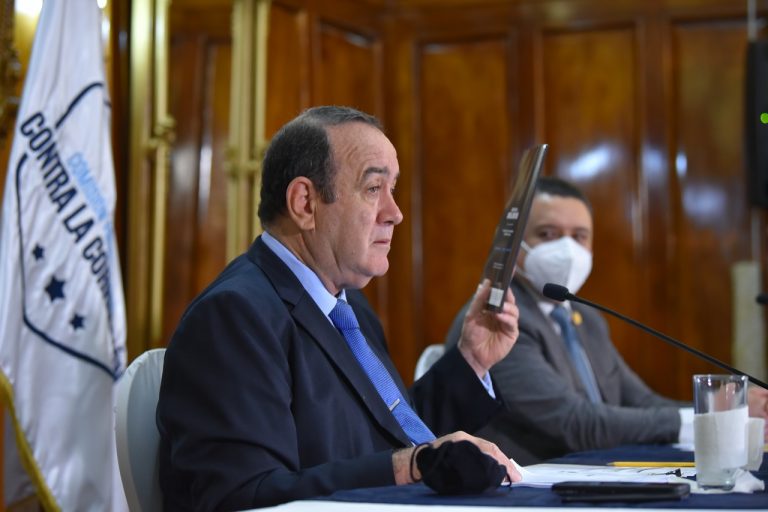 Guatemala: Comisión Presidencial Contra la corrupción entrega su primer informe trimestral 2021