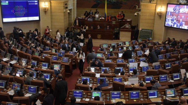Congreso aprueba reducir la jornada laboral en Colombia