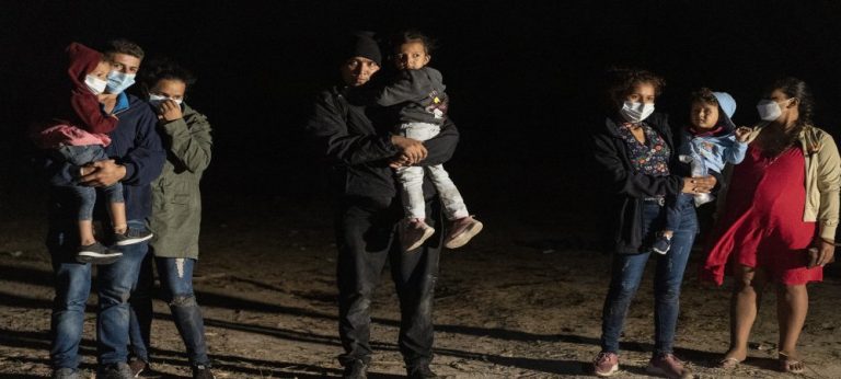 Detienen a migrantes en Guatemala