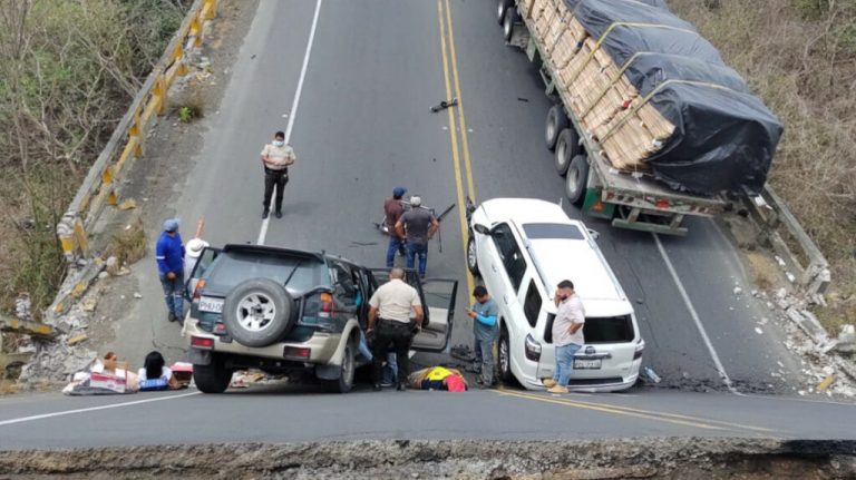 Ecuador: Colapsa puente en vía Portoviejo a Jipijapa