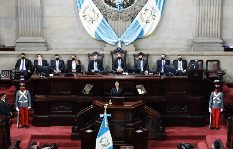 Guatemala: Este viernes fue juramentada y asumió la nueva junta directiva del Congreso de la Republica y presidente Giammattei informo de segundo año de Gestión.