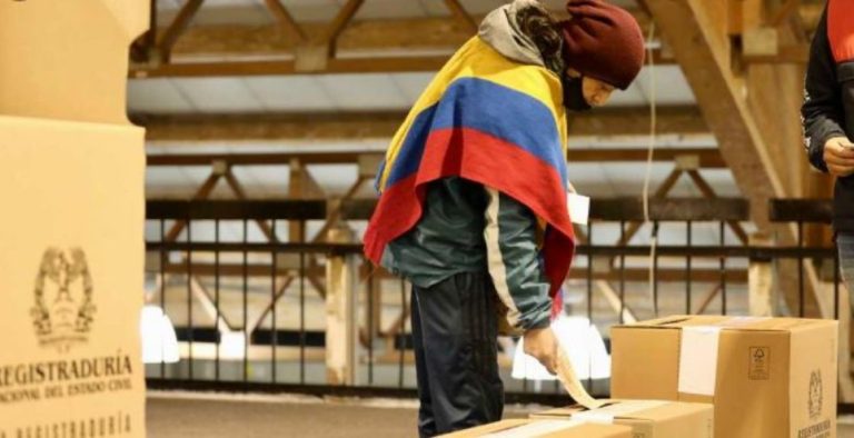 Colombia: Abren urnas para presidenciales