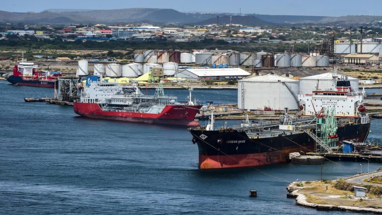 Estados Unidos permitirá a Venezuela exportar gas